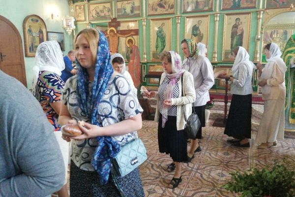 prazdnik-svyatoj-troitsy-1263255454-3D93-1782-961B-A5F07C0B45BB.jpeg