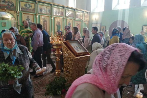 prazdnik-svyatoj-troitsy-158D6B7B82-E137-9D75-A02C-E90A3028FD77.jpeg