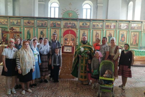 prazdnik-svyatoj-troitsy-23DF14A09B-50E4-2937-9413-6977976C9F6B.jpeg