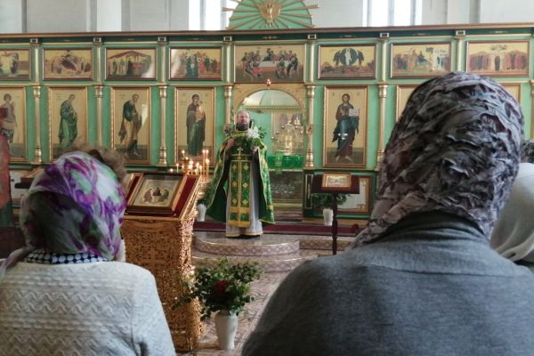 prazdnik-svyatoj-troitsy-786D49594-10EE-0F6B-7A39-3D3BCE90B807.jpeg